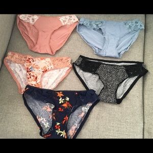 Soma intimates bikinis with lace sides never worn!